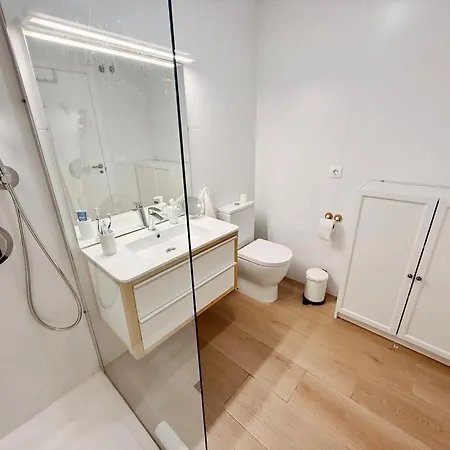 42 By Homeprive Apartment *